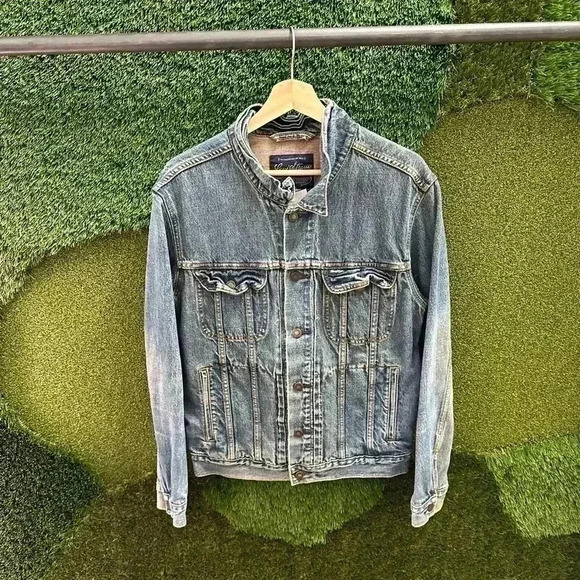 Levi's Other - Levi’s  Mid Wash Denim Jacket Medium